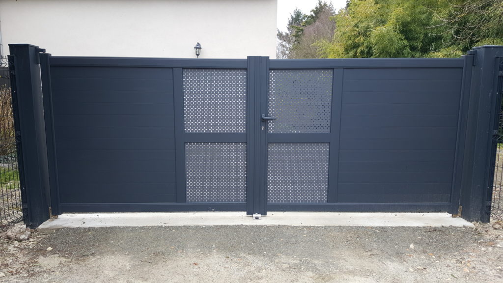 Portail aluminium contemporain Appiano