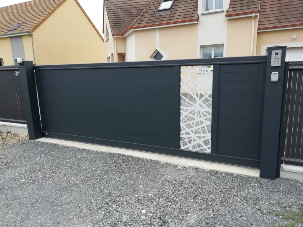 Portail aluminium contemporain Appiano