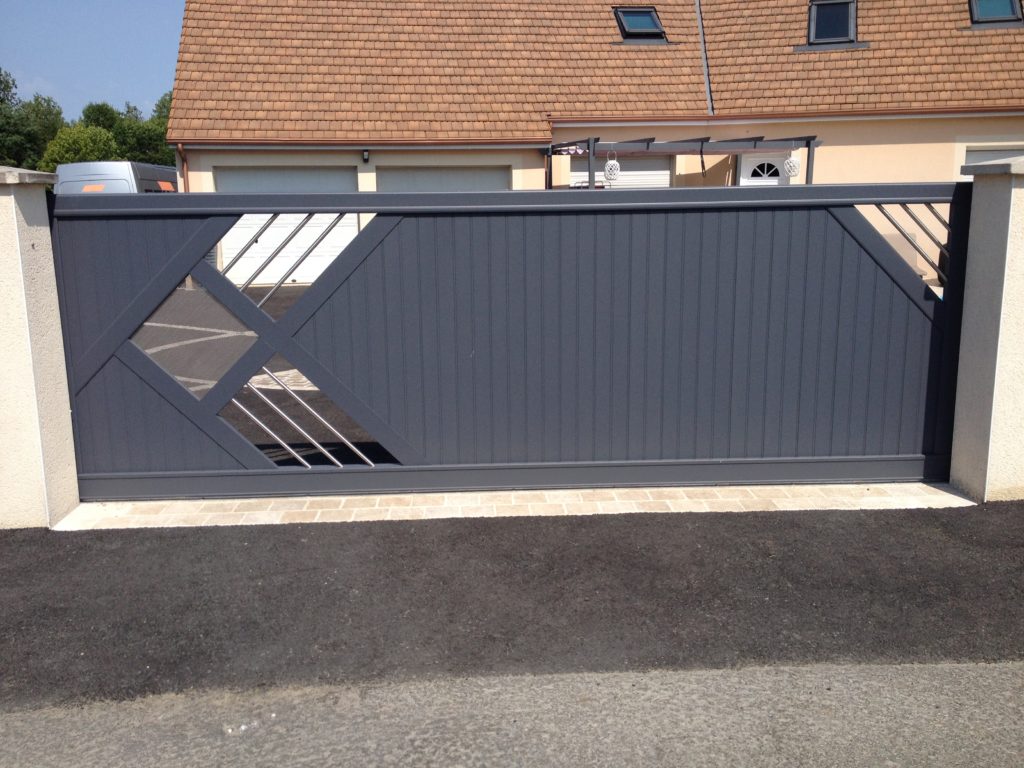 Portail aluminium contemporain Appiano