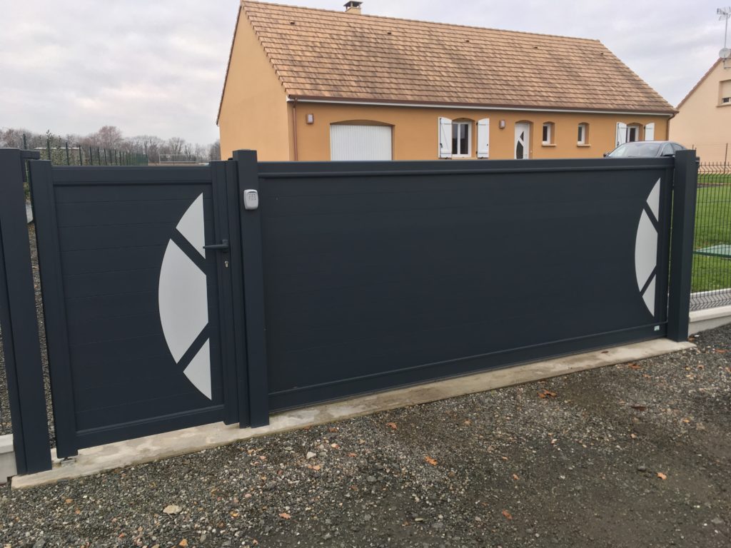 Portail aluminium contemporain Appiano